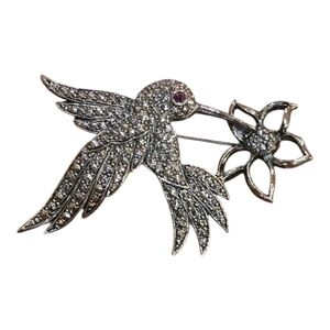 Avon Hummingbird Silvertone Crystal Vintage Brooch